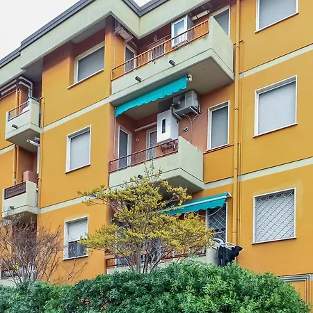 Cozy Apt With Balcony Near The Station! * В'яреджо