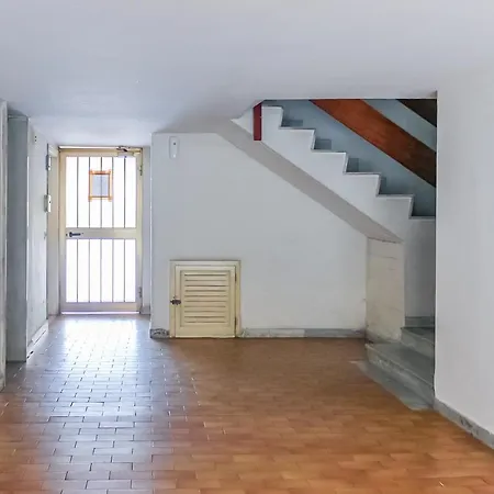 Cozy Apt With Balcony Near The Station! * 비아레지오